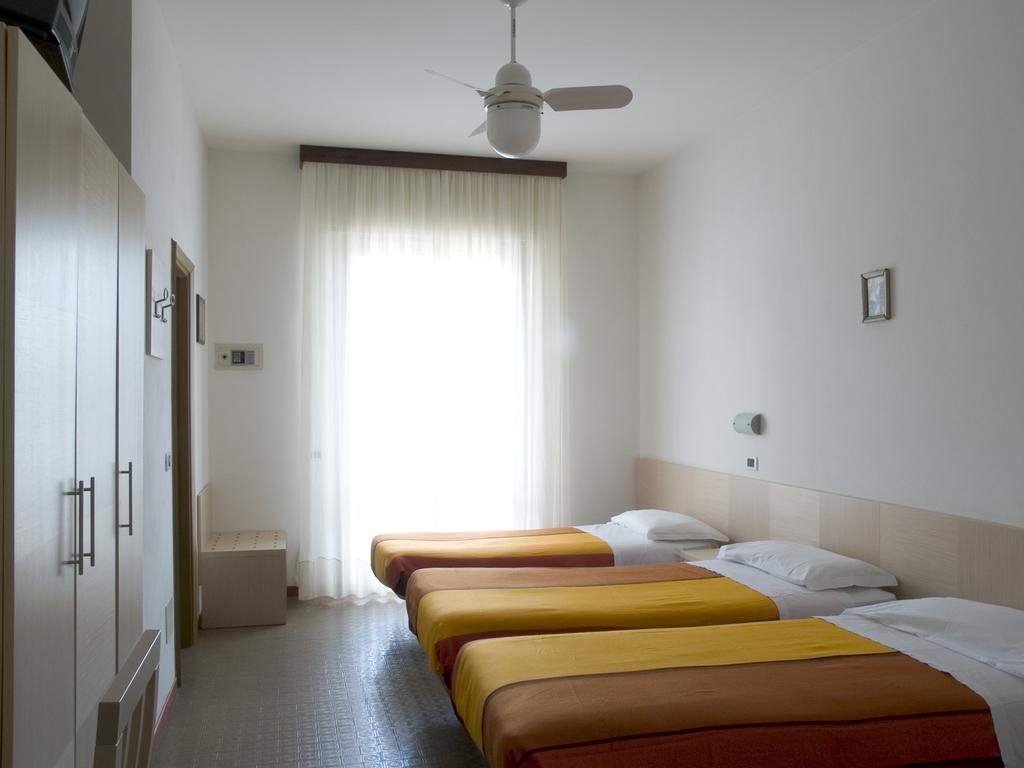 Hotel Dolores Cesenatico Pokój zdjęcie